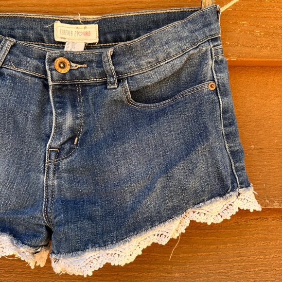 Forever 21 Girls Lace Trim Denim Jean Shorts Size M - Picture 4 of 7